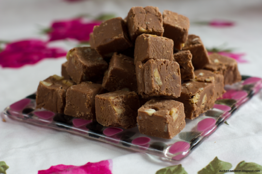 Schokokaramell mit Erdnüssen und Mandeln – Zuckerbäckerei