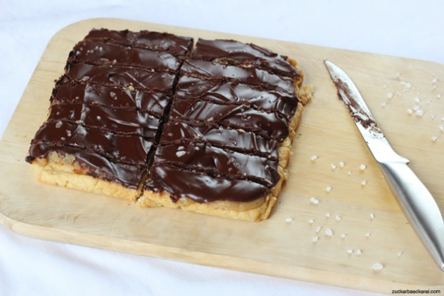 Gesalzene Schoko-Shortbread-Schnitten mit Karamellfüllung – Zuckerbäckerei