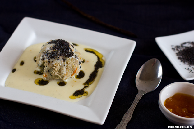 Mohnknödel mit Aprikosenfüllung und Vanillesauce – Zuckerbäckerei