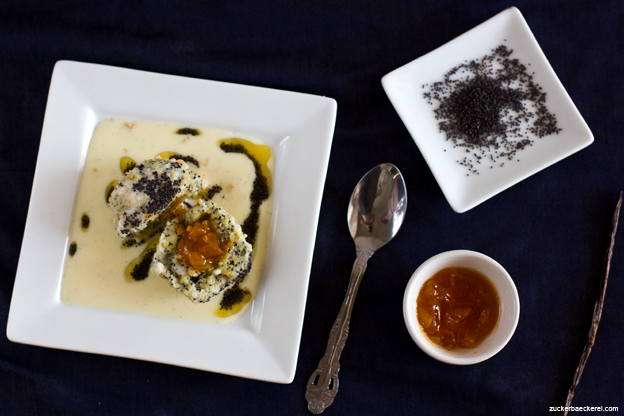 Mohnknödel mit Aprikosenfüllung und Vanillesauce – Zuckerbäckerei