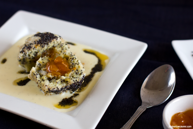 Mohnknödel mit Aprikosenfüllung und Vanillesauce – Zuckerbäckerei Mohnknödel mit Aprikosenfüllung und Vanillesauce – Zuckerbäckerei