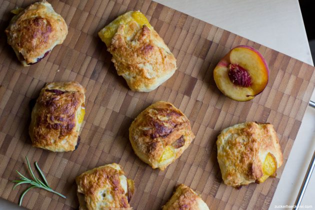 pfirsich-rosmarin-scones