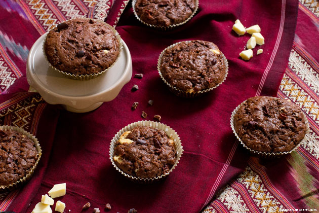 Schoko-Bananen-Muffins mit Kakaonibs und Weißer Schokolade – Zuckerbäckerei