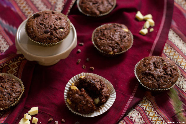 Schoko-Bananen-Muffins mit Kakaonibs und Weißer Schokolade – Zuckerbäckerei