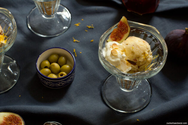 Feigen-Sahne-Eis mit karamellisierten Oliven