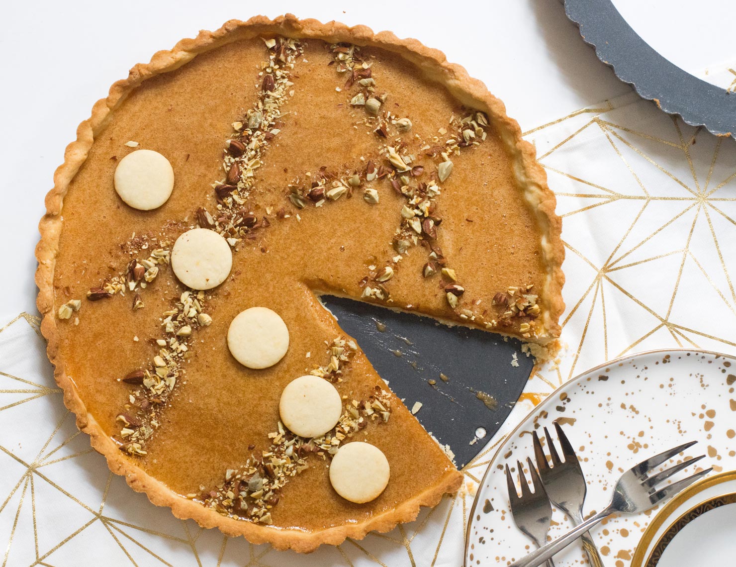 milchcremetarte mit Bucheckern