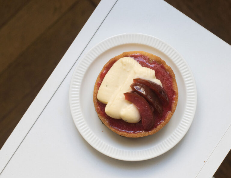 Zwetschgen-Walnuss-Feigenblatt-Tartelette – Zuckerbäckerei