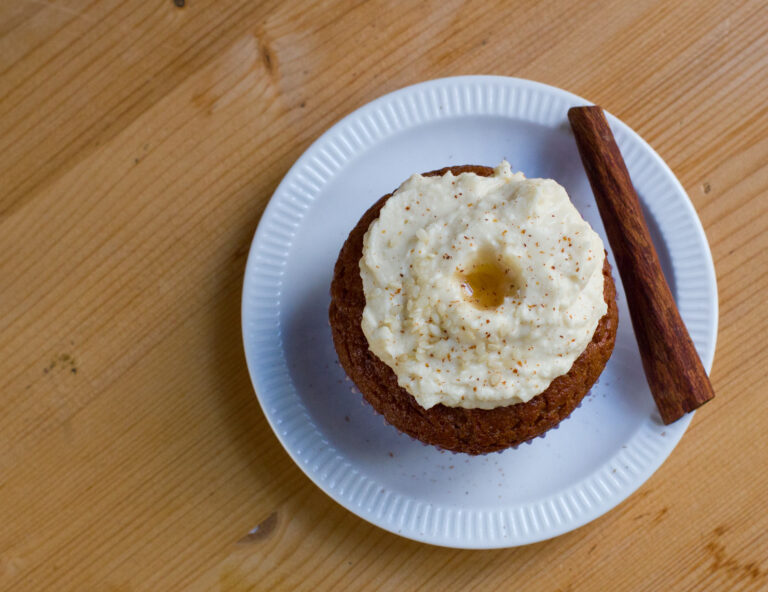 Tahini-Ahornsirup-Zimt-Cupcakes – Zuckerbäckerei