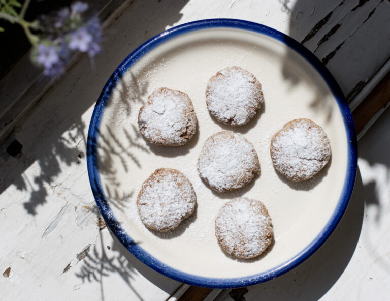 Ghriba mit Grapefruitmarmelade und Orangenblütenwasser – Zuckerbäckerei Ghriba mit Grapefruitmarmelade und Orangenblütenwasser – Zuckerbäckerei